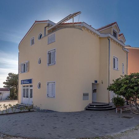 Apartments Dalmata بيوغْغاد نا موغو المظهر الخارجي الصورة